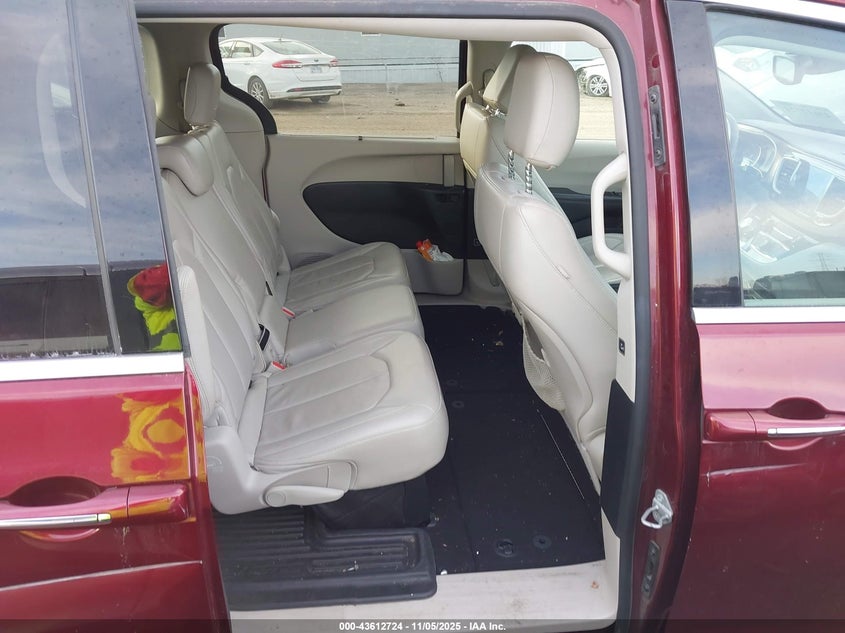 2017 Chrysler Pacifica Touring-L VIN: 2C4RC1BG9HR542083 Lot: 43612724