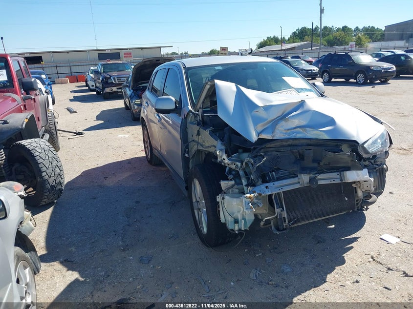 MITSUBISHI OUTLANDER SPORT ES