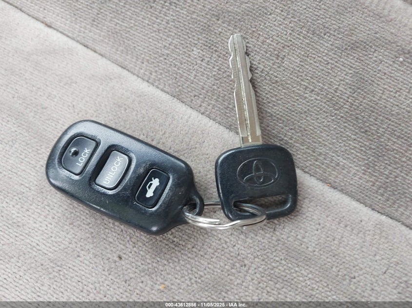 2004 Toyota Avalon Xl VIN: 4T1BF28B44U387557 Lot: 43612856