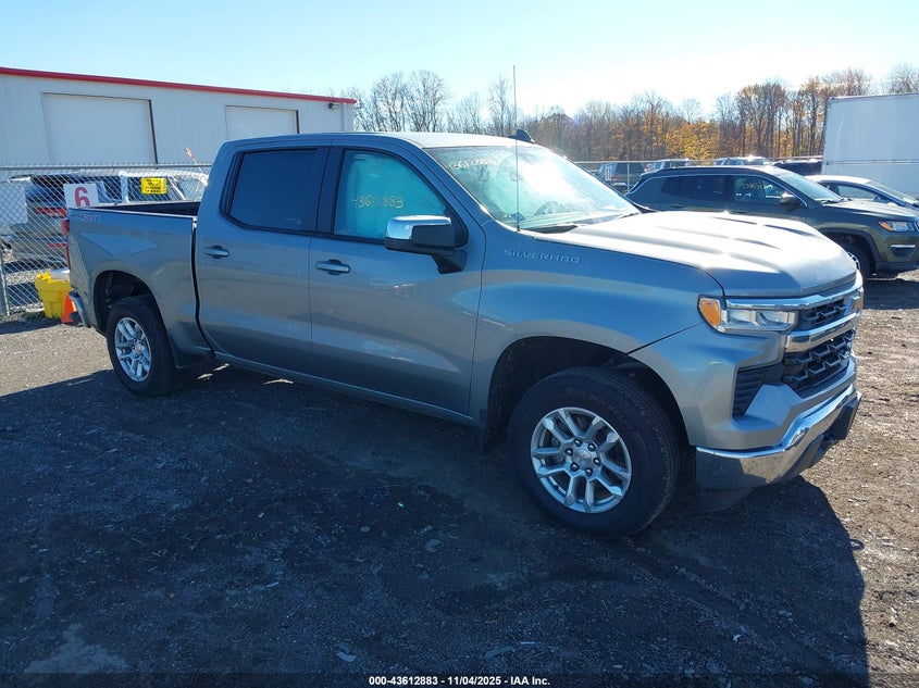 CHEVROLET SILVERADO 1500 4WD SHORT BED LT WITH 2FL