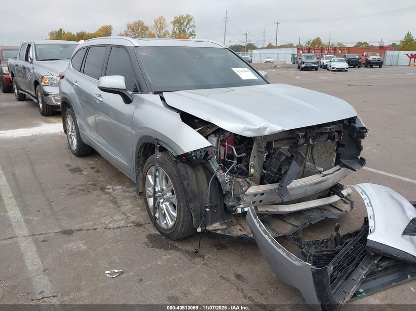 TOYOTA HIGHLANDER LIMITED