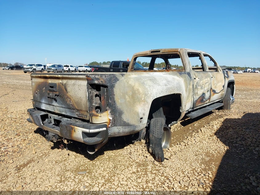 1GT42YEY4HF204091 2017 GMC SIERRA photo no. 4