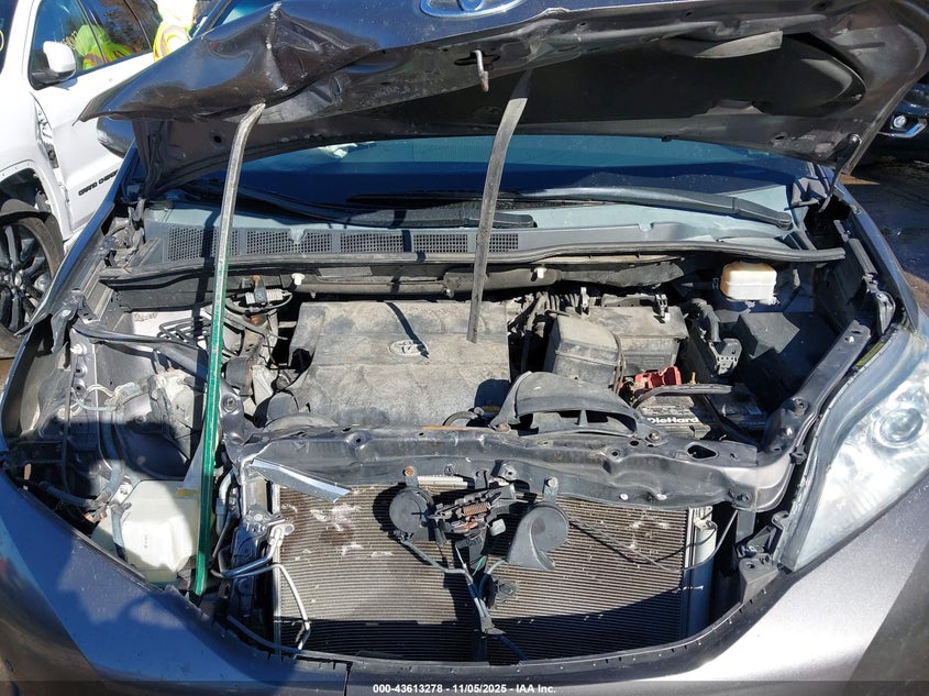 2013 TOYOTA SIENNA LIMITED 7 PASSENGER 5TDDK3DC9DS052599