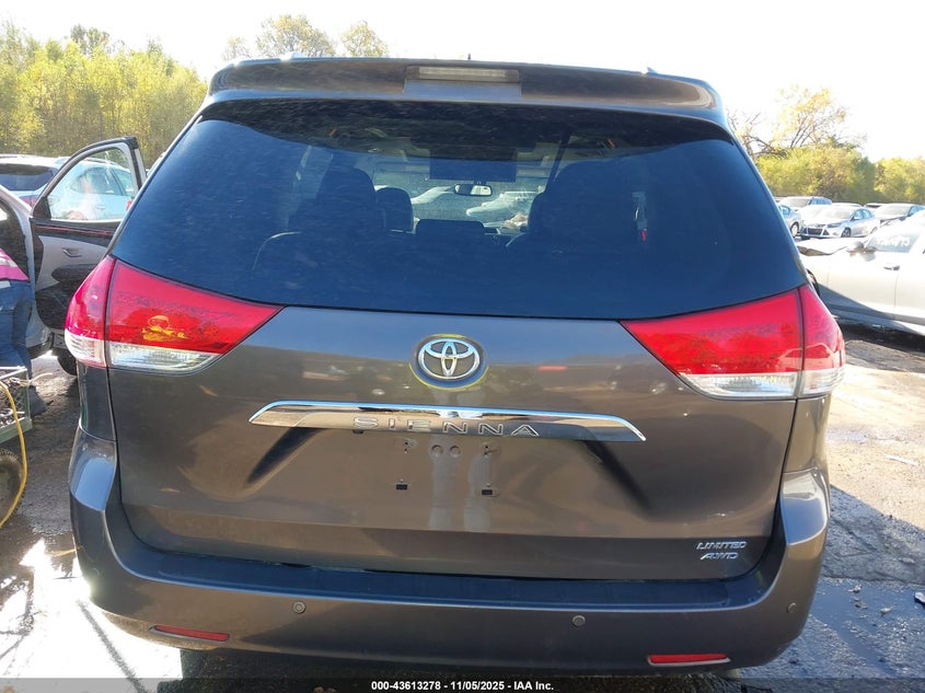 2013 TOYOTA SIENNA LIMITED 7 PASSENGER 5TDDK3DC9DS052599