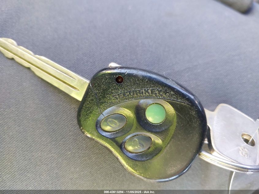 2000 Toyota Tundra Sr5 V8 VIN: 5TBRT3415YS045262 Lot: 43613294