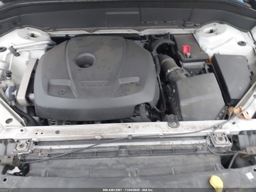 2016 VOLVO XC90 T5 MOMENTUM - YV4102XKXG1068072