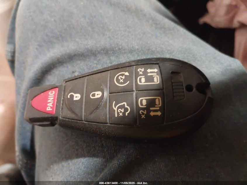 2014 Chrysler Town & Country Touring-L 30Th Anniversary VIN: 2C4RC1CG8ER192259 Lot: 43613408