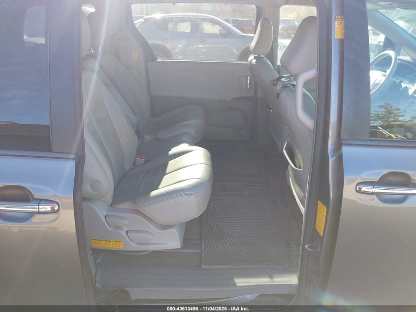 5TDYK3DCXES406388 2014 TOYOTA SIENNA photo no. 8