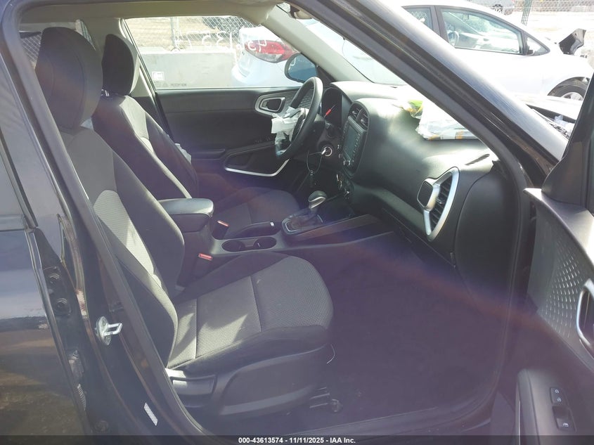 2020 KIA SOUL LX - KNDJ23AU7L7123839