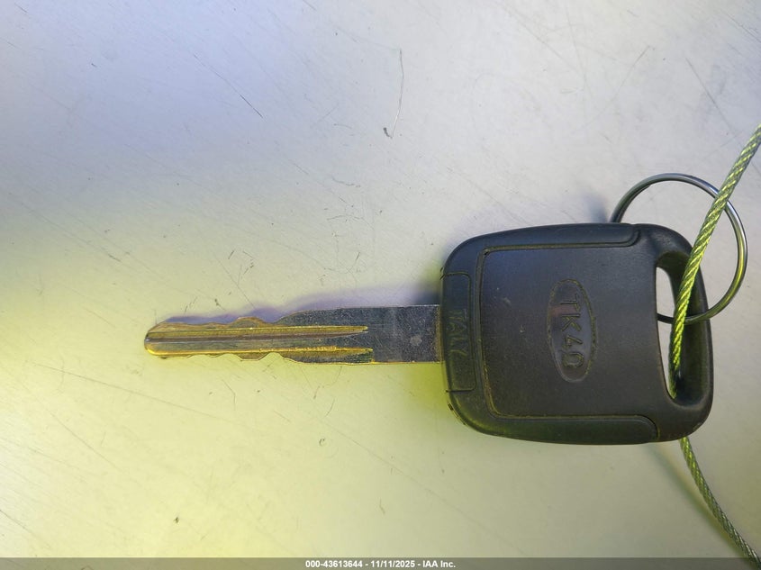 2000 Nissan Maxima Gle/Gxe/Se VIN: JN1CA31D0YT767499 Lot: 43613644