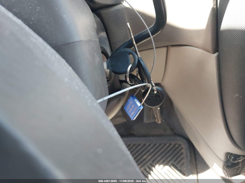 2003 Dodge Caravan Se VIN: 1D4GP253X3B185694 Lot: 43613855