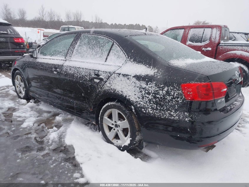 3VW3L7AJ4BM133474 2011 VOLKSWAGEN JETTA photo no. 3