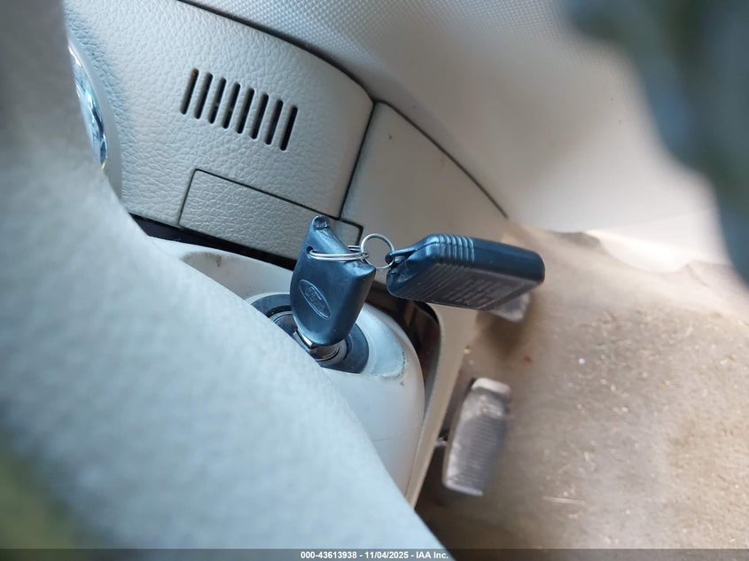 2007 Ford Explorer Xlt VIN: 1FMEU63E37UA95110 Lot: 43613938