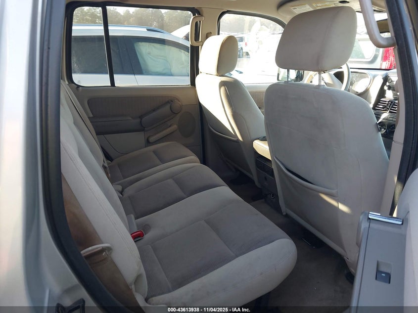 2007 Ford Explorer Xlt VIN: 1FMEU63E37UA95110 Lot: 43613938