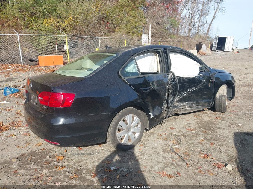 3VWD17AJ6EM419812 2014 VOLKSWAGEN JETTA photo no. 4
