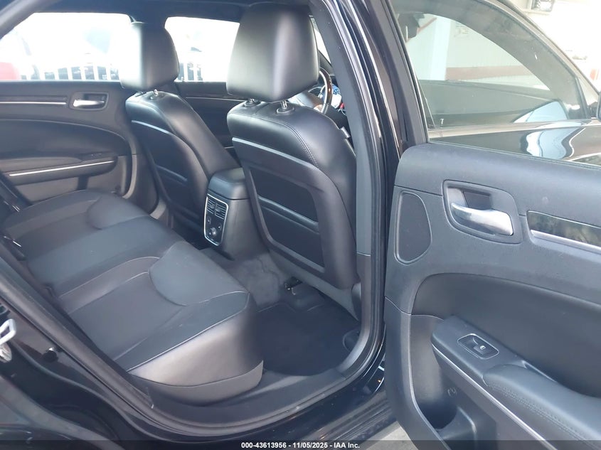2C3CCAET7CH147983 2012 CHRYSLER 300C photo no. 8