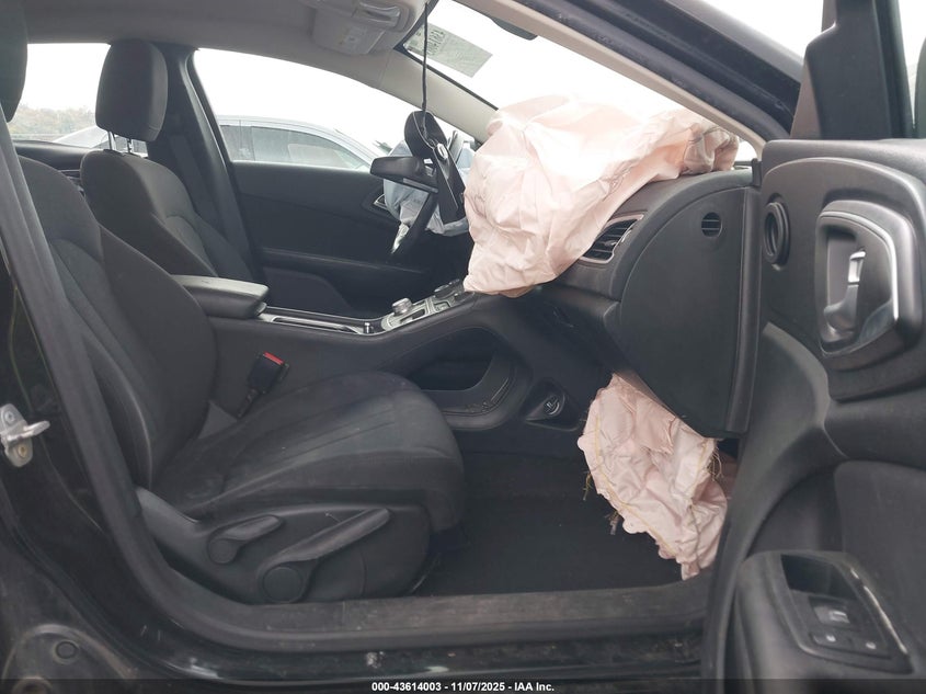 2016 CHRYSLER 200 LIMITED - 1C3CCCABXGN160426