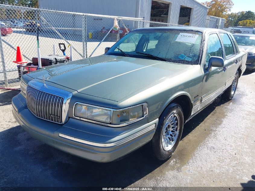 1LNLM81W3VY640369 1997 LINCOLN TOWN CAR photo no. 2