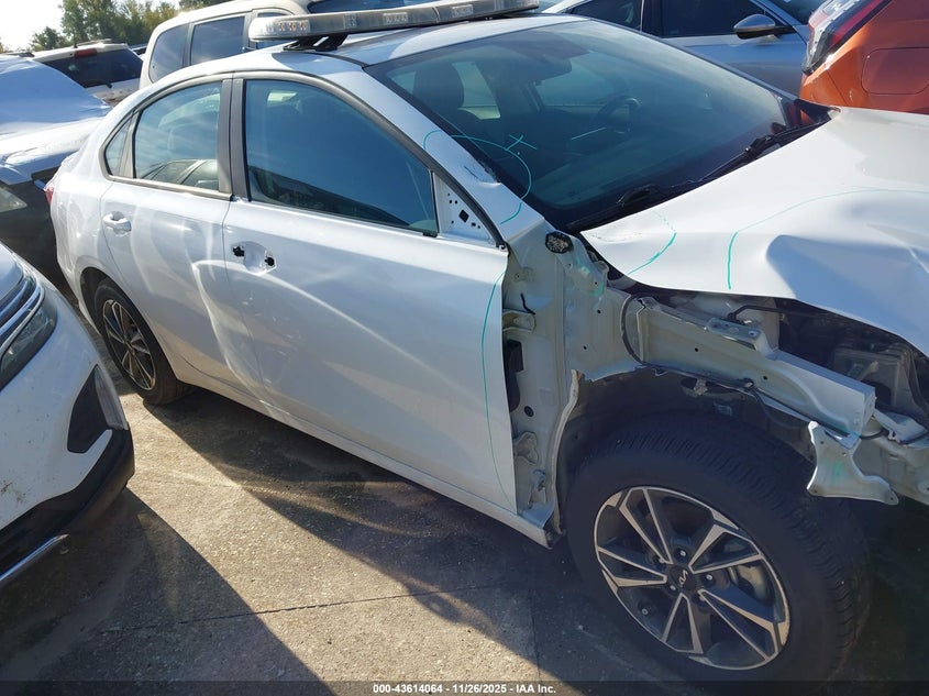 2023 Kia Forte Lxs VIN: 3KPF24AD2PE662824 Lot: 43614064