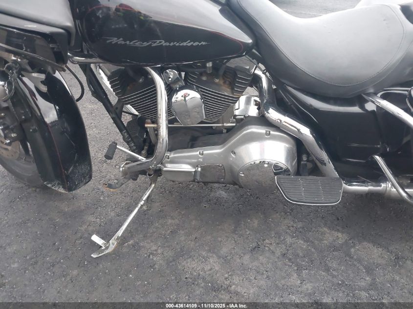 2002 Harley-Davidson Fltri VIN: 1HD1FSW172Y627568 Lot: 43614109