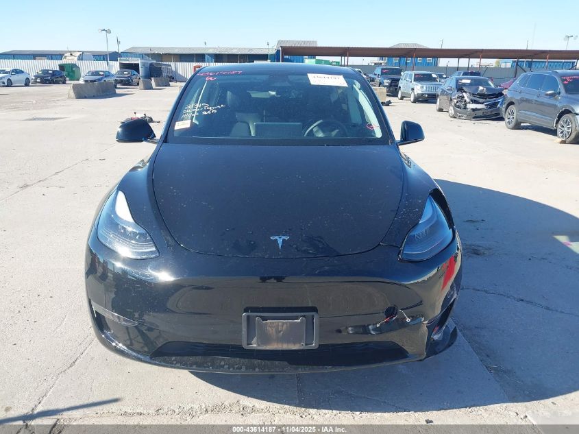 2024 Tesla Model Y Long Range Dual Motor All-Wheel Drive VIN: 7SAYGAEE9RF194568 Lot: 43614187