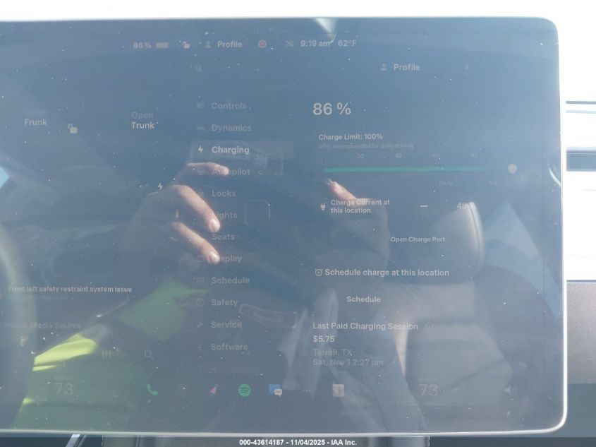 2024 Tesla Model Y Long Range Dual Motor All-Wheel Drive VIN: 7SAYGAEE9RF194568 Lot: 43614187