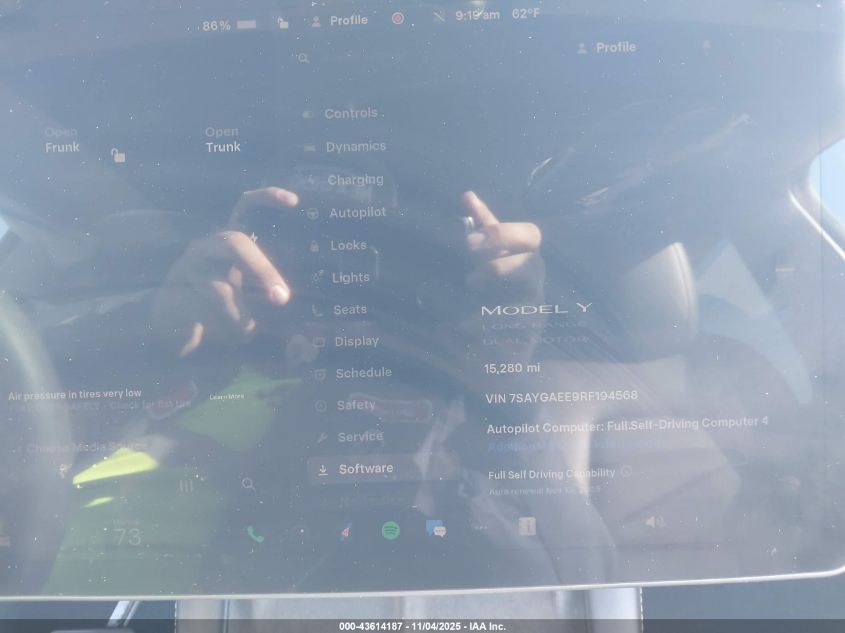 2024 Tesla Model Y Long Range Dual Motor All-Wheel Drive VIN: 7SAYGAEE9RF194568 Lot: 43614187