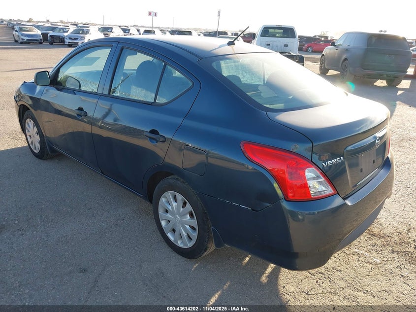 2015 NISSAN VERSA 1.6 S - 3N1CN7APXFL915570