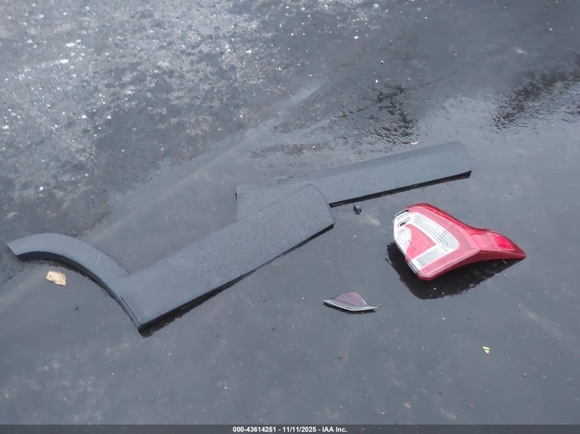 2025 Kia K4 Lxs VIN: 3KPFT4DE7SE085122 Lot: 43614251