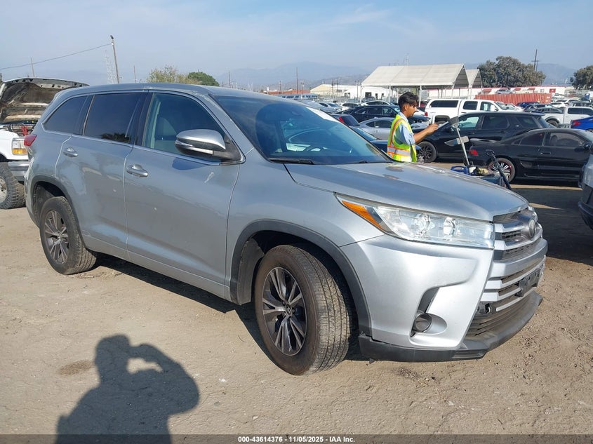 TOYOTA HIGHLANDER LE