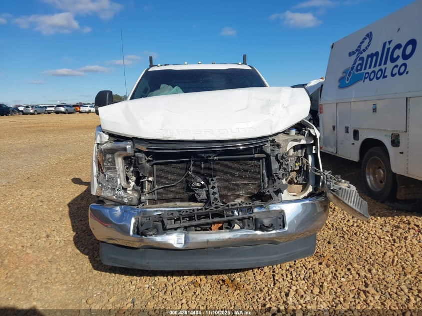 2018 Ford F-350 Chassis Xl VIN: 1FD8W3HT9JEC93270 Lot: 43614404