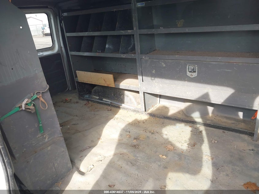1FTRE142X2HB39860 2002 FORD TRANSIT photo no. 8