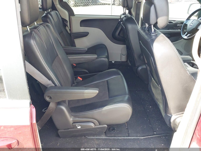 2019 Dodge Grand Caravan Sxt VIN: 2C4RDGCG0KR747555 Lot: 43614575