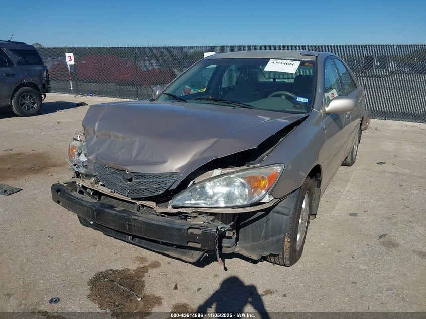 2004 Toyota Camry Le