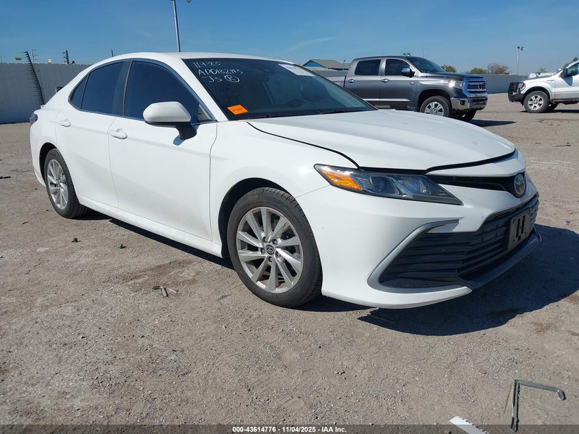 TOYOTA CAMRY LE