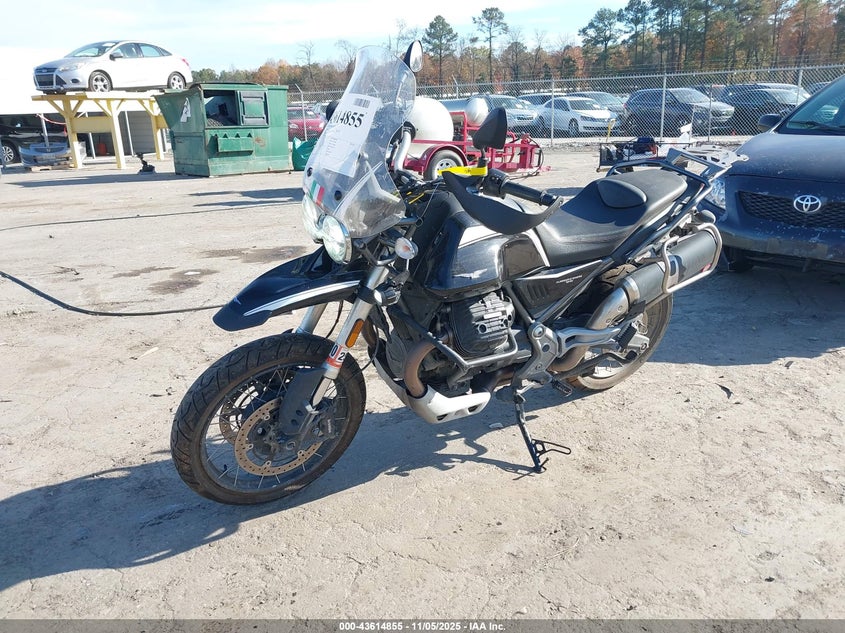 ZGUKYUE00NM000093 2022 MOTO GUZZI  photo no. 2