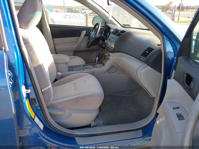 JTEES41A282081285 2008 TOYOTA HIGHLANDER photo no. 5