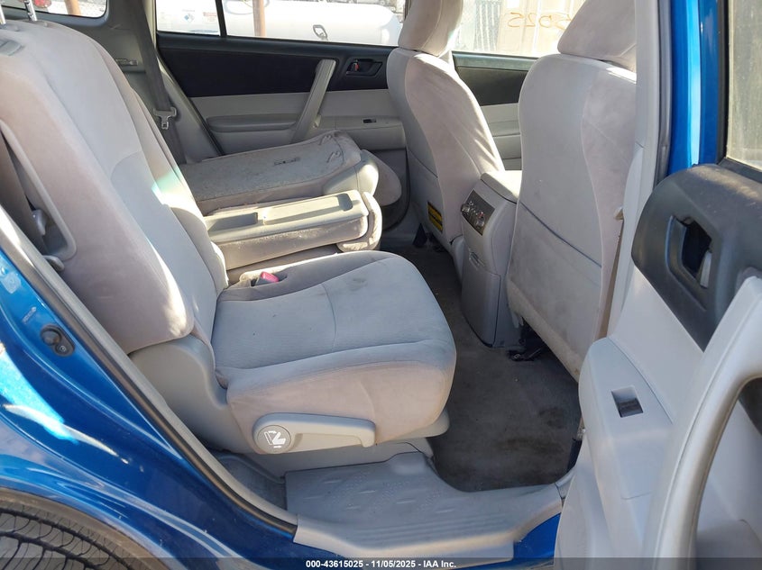 JTEES41A282081285 2008 TOYOTA HIGHLANDER photo no. 8