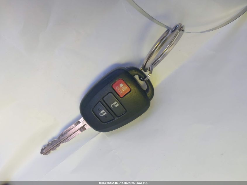 2017 TOYOTA RAV4 LE JTMBFREV4HJ105663