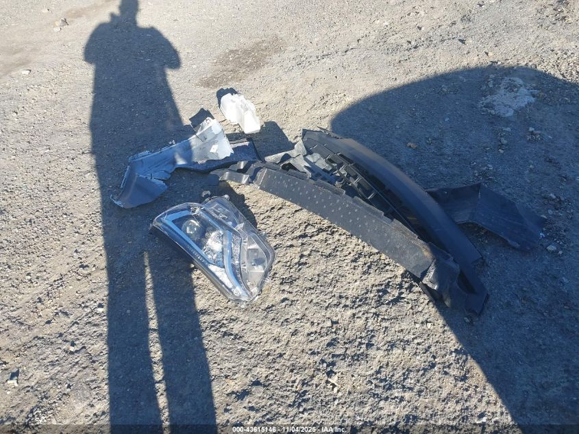 2017 TOYOTA RAV4 LE JTMBFREV4HJ105663