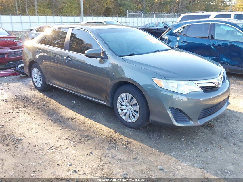 TOYOTA CAMRY LE
