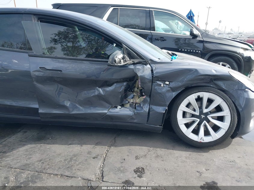 2022 Tesla Model 3 Long Range Dual Motor All-Wheel Drive VIN: 5YJ3E1EB3NF196426 Lot: 43615161