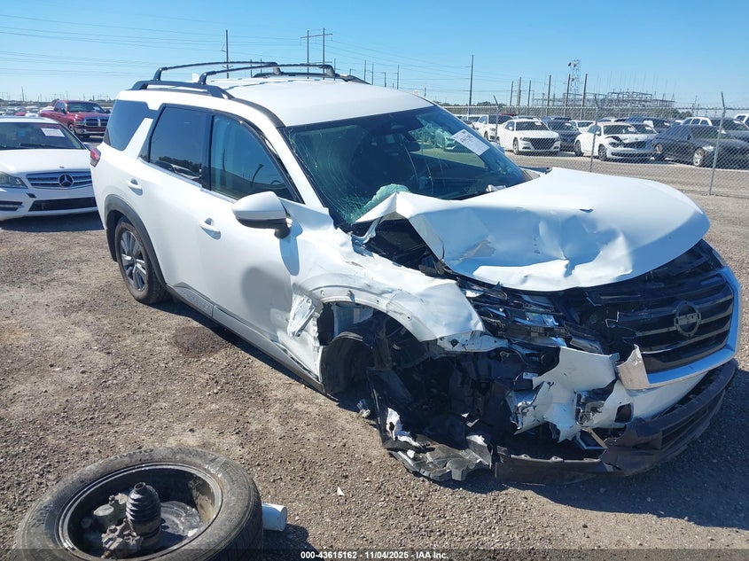 NISSAN PATHFINDER SV FWD