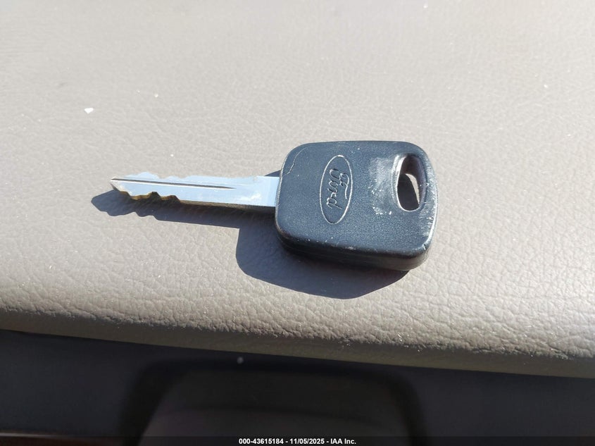 2002 Ford Crown Victoria Lx VIN: 2FAFP74W02X131503 Lot: 43615184