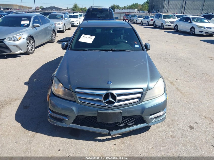 2012 Mercedes-Benz C 300 Luxury 4Matic/Sport 4Matic VIN: WDDGF8BB1CA599067 Lot: 43615212