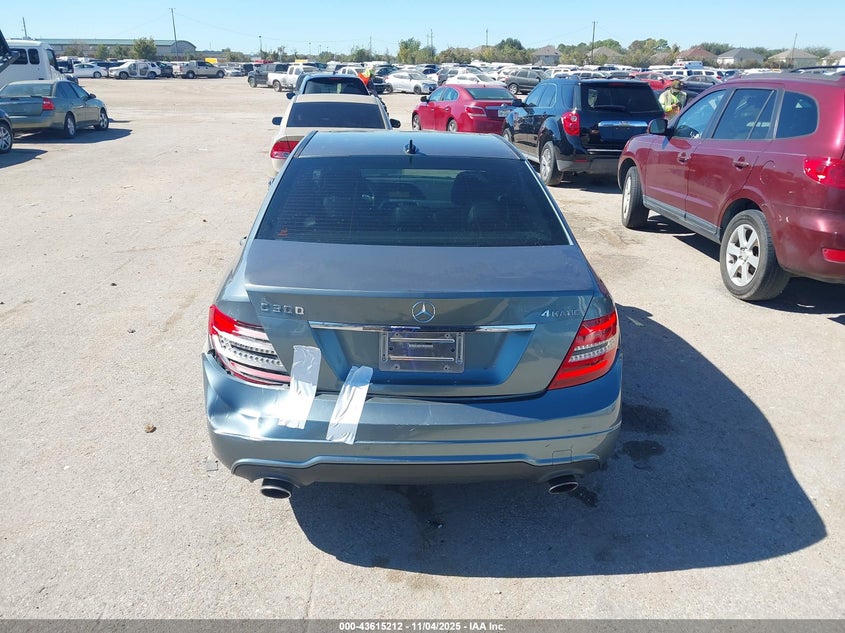 2012 Mercedes-Benz C 300 Luxury 4Matic/Sport 4Matic VIN: WDDGF8BB1CA599067 Lot: 43615212