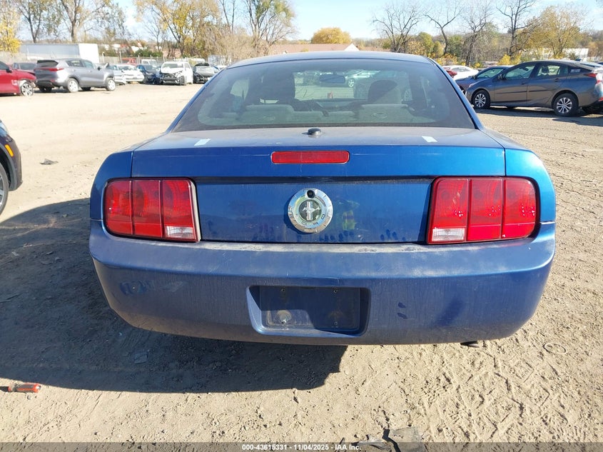 2008 Ford Mustang V6 Deluxe/V6 Premium VIN: 1ZVHT80N185129235 Lot: 43615331