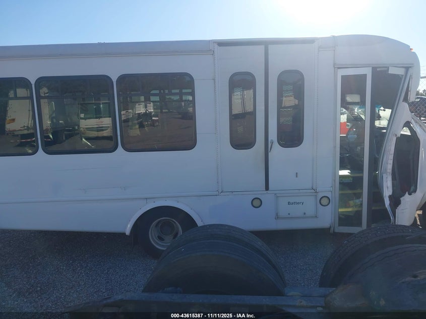 2015 Ford E-350 Cutaway VIN: 1FDEE3FL3FDA07368 Lot: 43615387