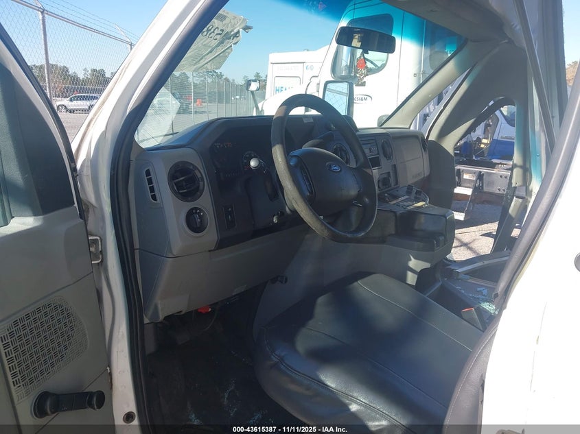 2015 Ford E-350 Cutaway VIN: 1FDEE3FL3FDA07368 Lot: 43615387