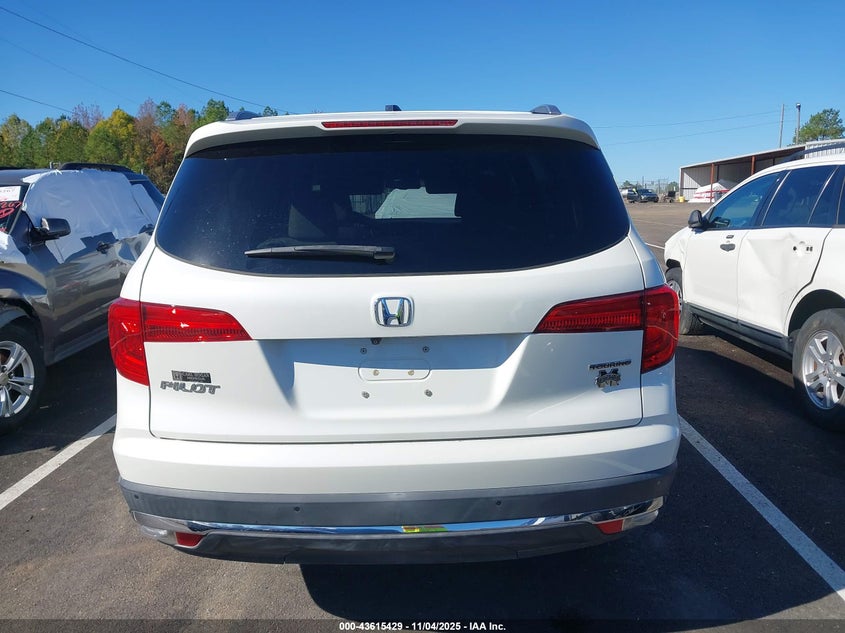 2017 HONDA PILOT TOURING - 5FNYF5H98HB032631